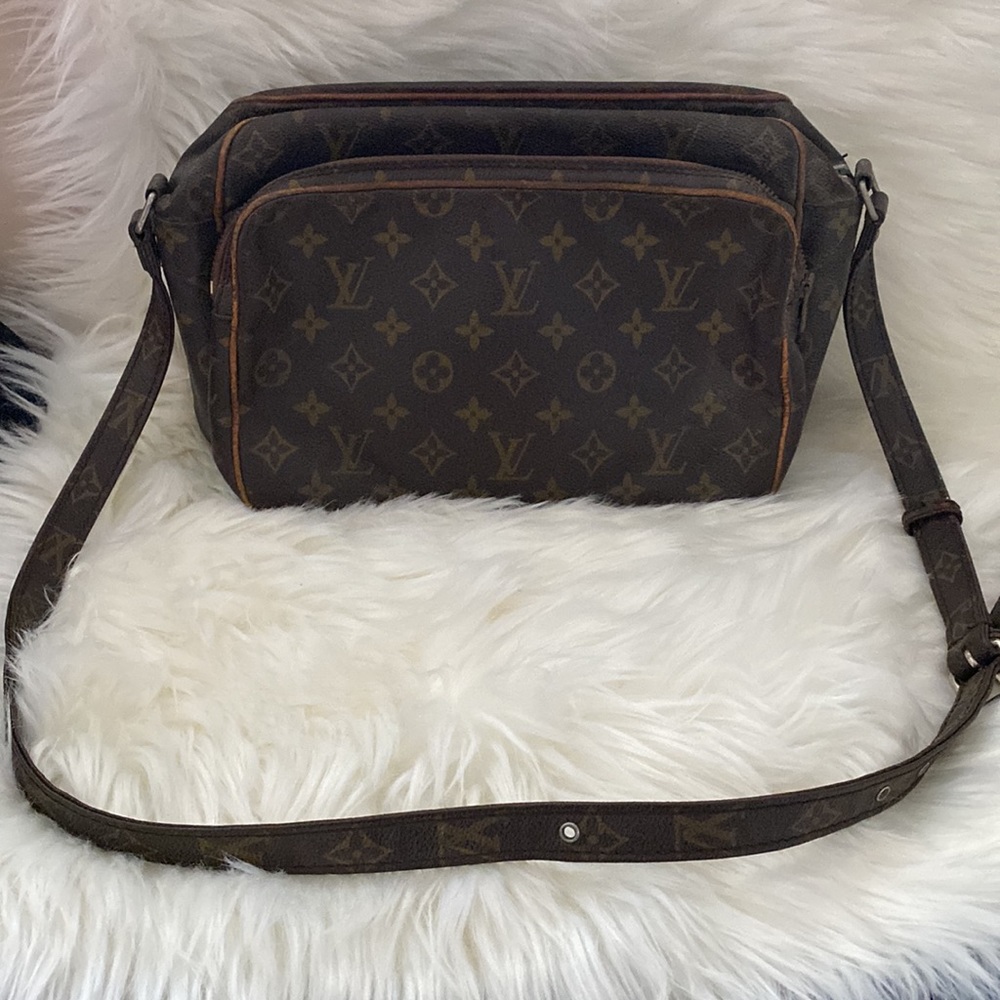 Louie Vuitton Satchel Bag Over The Shoulder - Picture 1 of 11